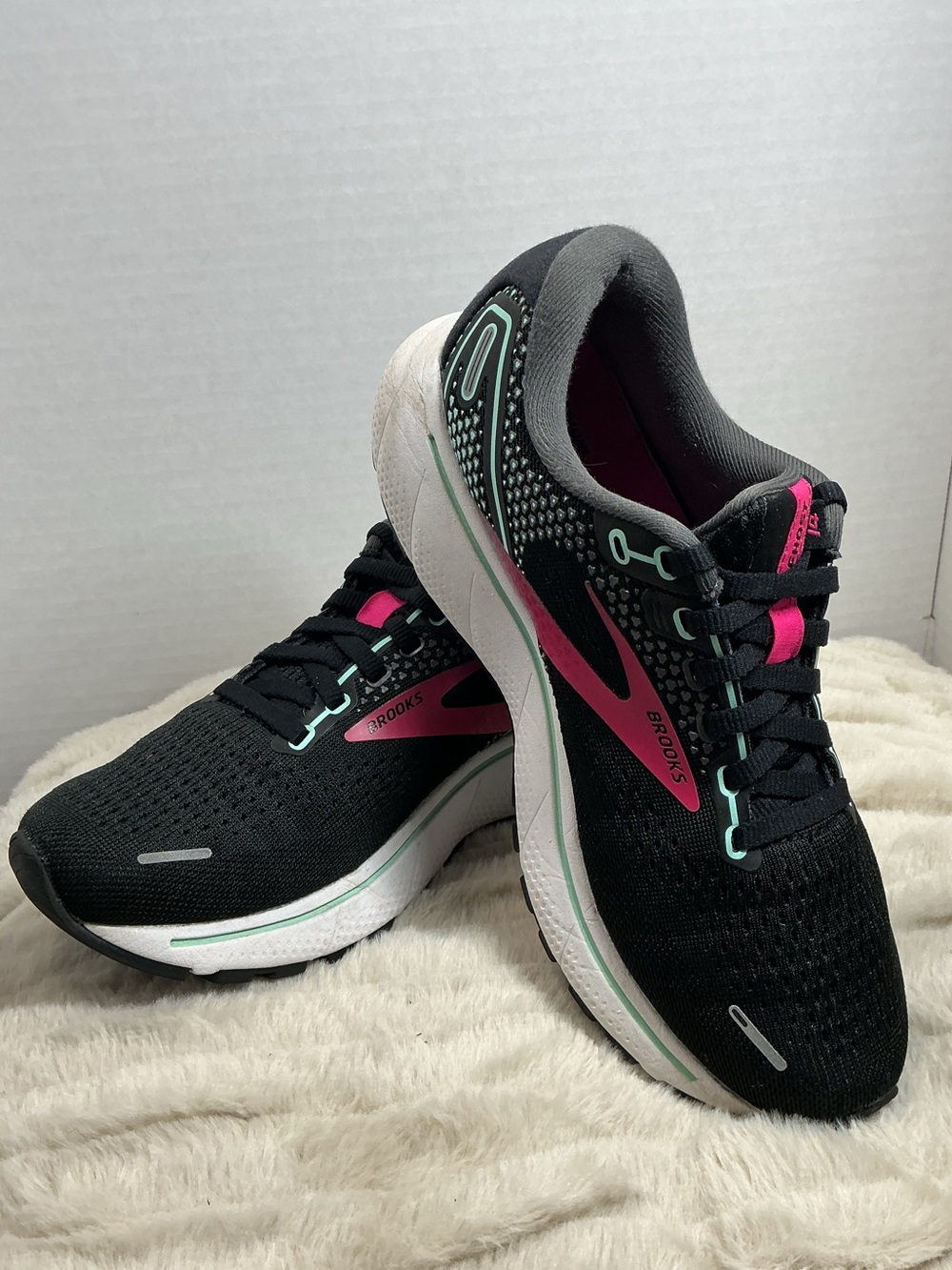 Brooks Ghost 14 Women’s Running Shoes Size 6 Wide D Black Pink Mint 1203561D013